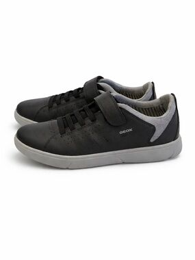 Geox Black and Gray Low-Top Leather Sneaker men/teens size 6